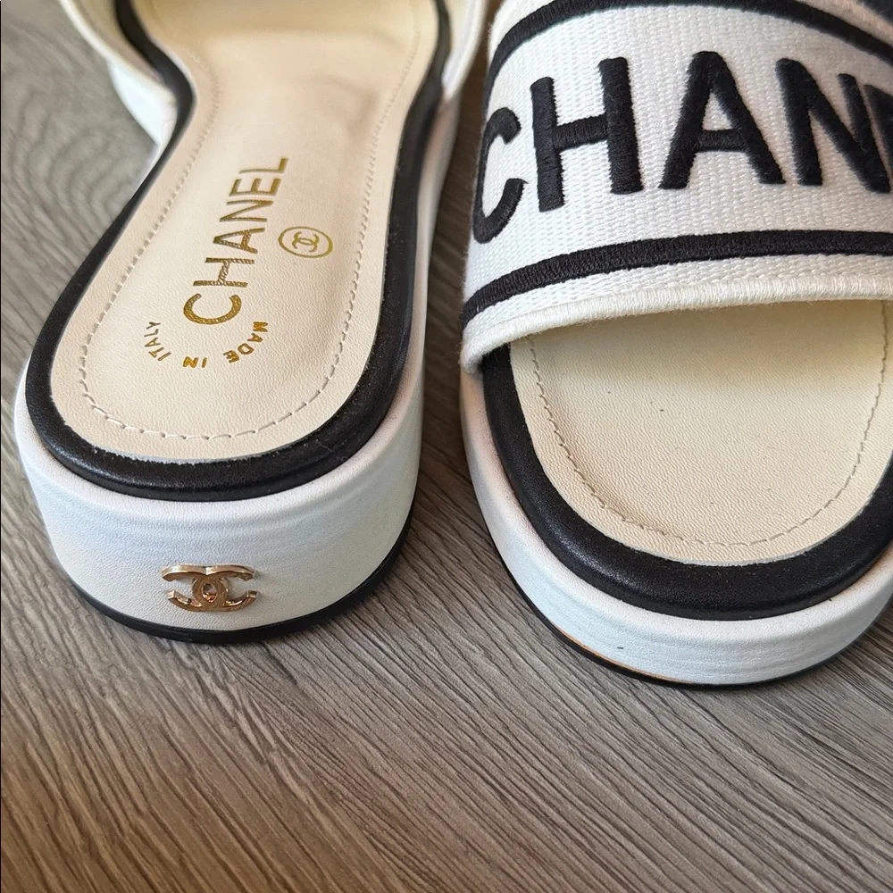CHANEL Cream and Black Logo Slide Sandals - Picture 7 of 8
